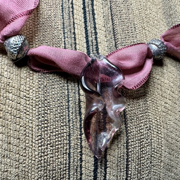 Handcrafted Artisan created leaf pendant. - Picture 9 of 16